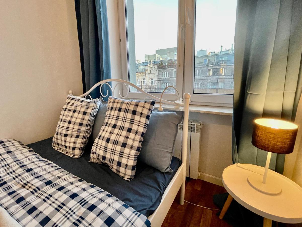 Butas Decor 2 Metro Fast Wifi 55'tv Netflix Hbo Cozy Warsaw