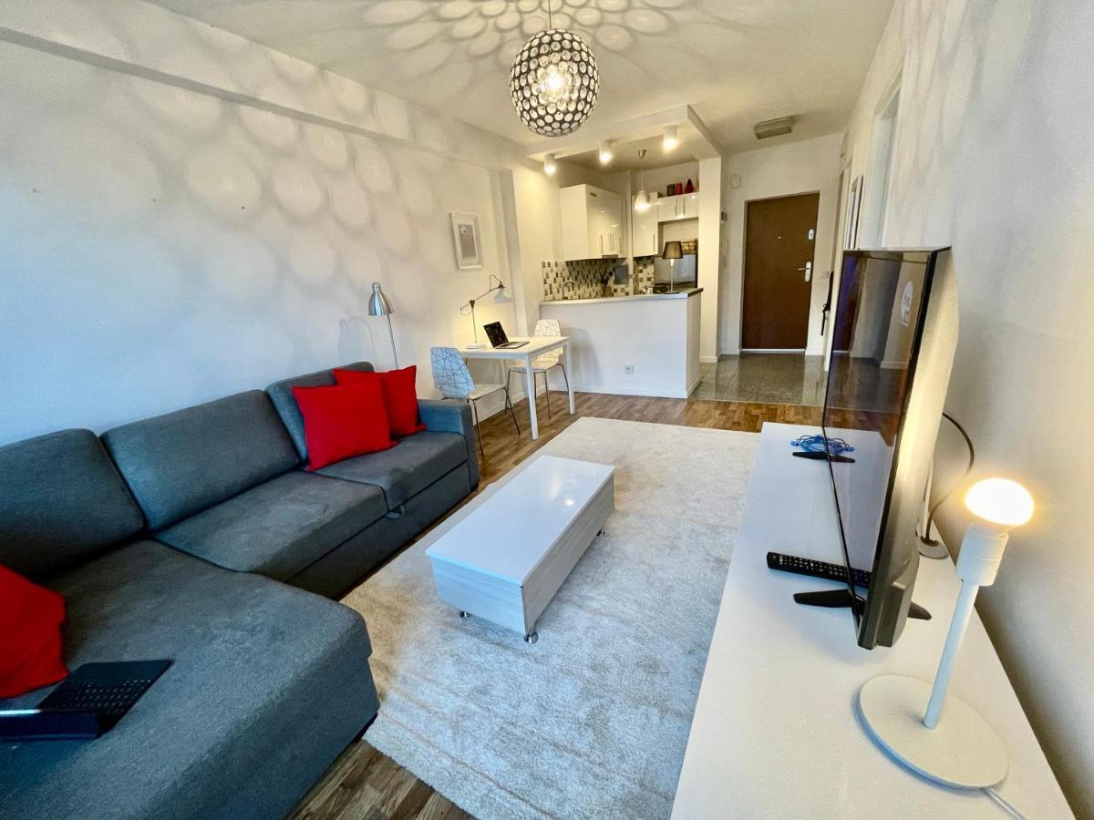 Butas Decor 2 Metro Fast Wifi 55'tv Netflix Hbo Cozy Warsaw