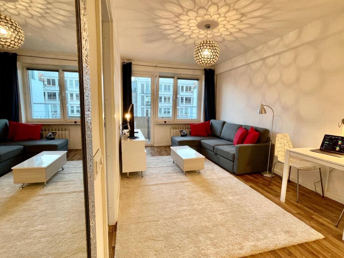 Decor 2 Metro Fast Wifi 55’tv Netflix Hbo Cozy Apartament