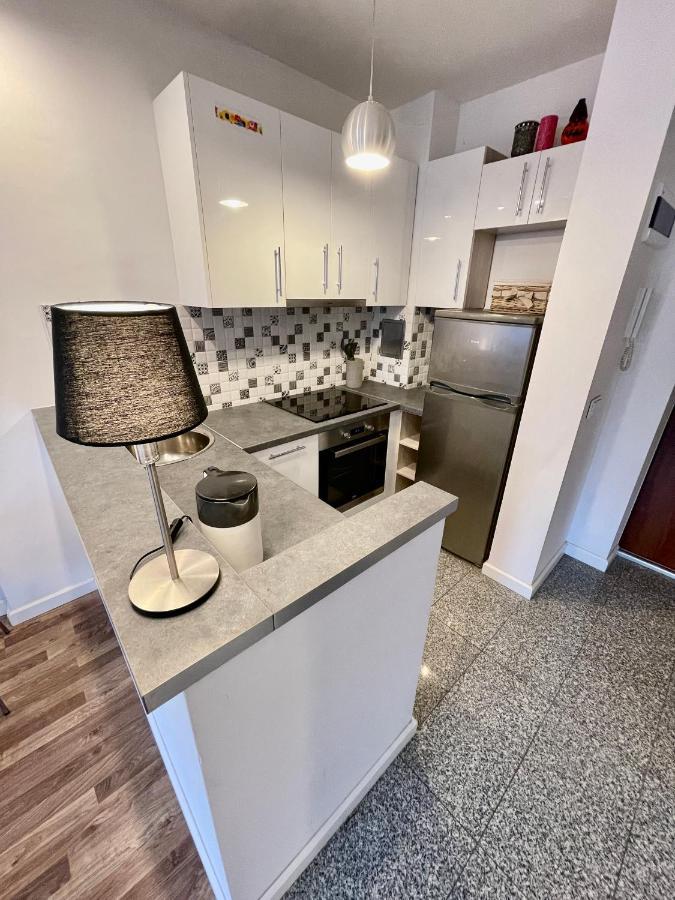 Decor 2 Metro Fast Wifi 55’tv Netflix Hbo Cozy Apartament